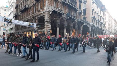 Liberazione Corteo In Anticipo Per Genova Antifascista Bruciata Una