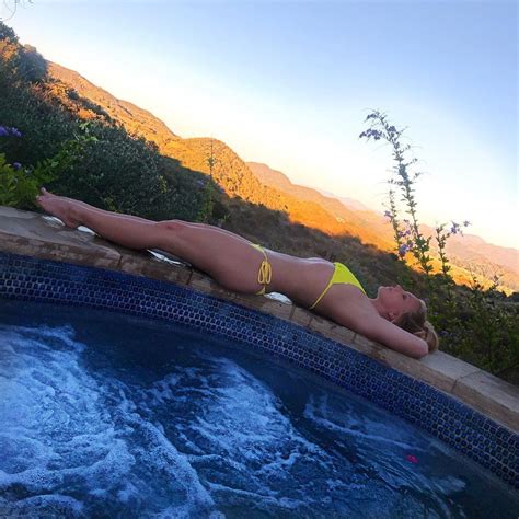 Britney Spears Bikini Erotica 12