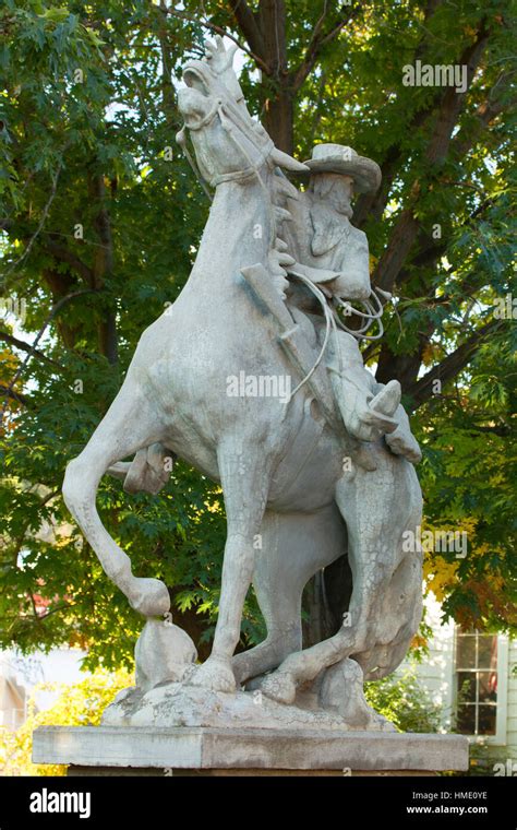 Wagons Ho Statue Pendleton Oregon Stock Photo Alamy