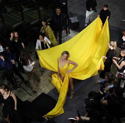 Karlie Kloss Hot Celebs Home