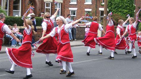 Happy May Day! Spring celebrations across the globe | EF Tours Blog