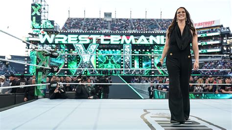 Stephanie Mcmahon Makes On Screen Wwe Return To Open Wrestlemania