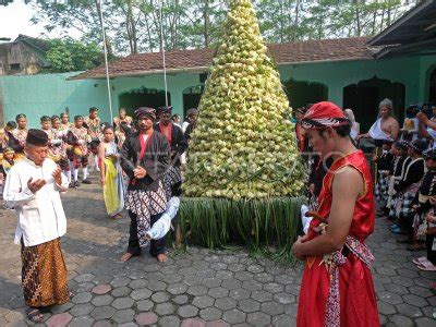 TRADISI GREBEG KUPAT ANTARA Foto