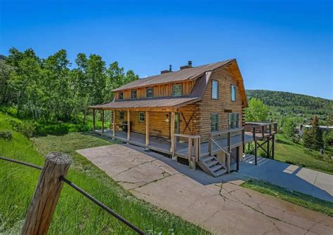 11 Cozy Mountain Cabins in Colorado for an Adventure Getaway