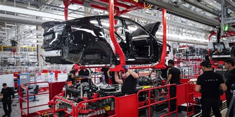 Giga Press Voici Comment Tesla Fabrique Ses Voitures Plus Rapidement