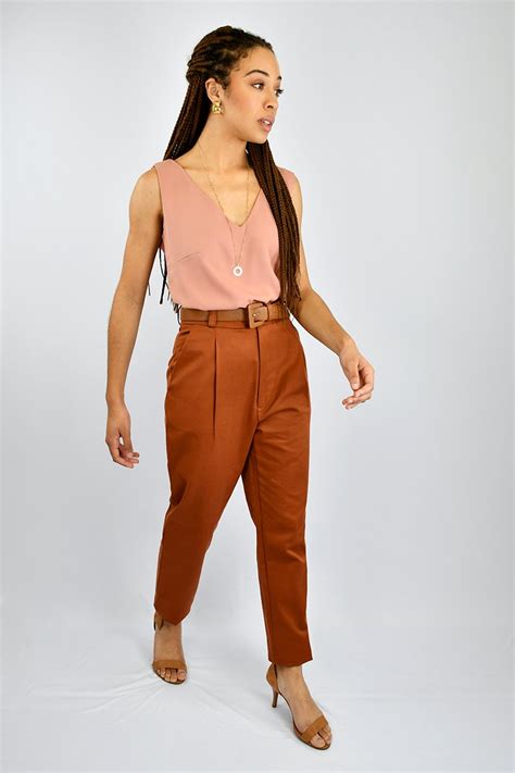 Regata De Crepe Decote Em V Katia Nude Frio