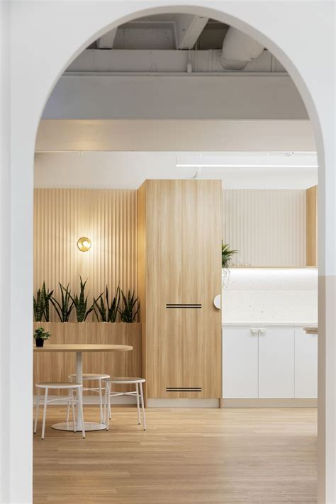 Level 6 Modern Kitchen Entrance Speculative Suite Design And