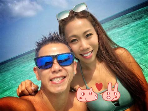 Tvb小生林子善隔空晒老婆恩爱合影 庆祝夫妻俩结婚4周年林子善合影老婆新浪新闻