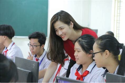 H N I Tr Ng Hot C Ng B L Ch Tuy N Sinh L P B O D N Tr