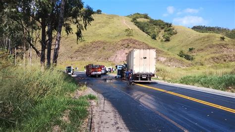 Portal Capara Caminhoneiro Morre Em Acidente Na Br Entre Reduto