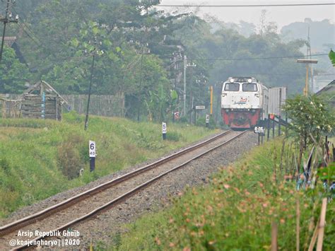 Kereta Api Indonesia Ketika KA Penataran Menggunakan Lokomotif CC206