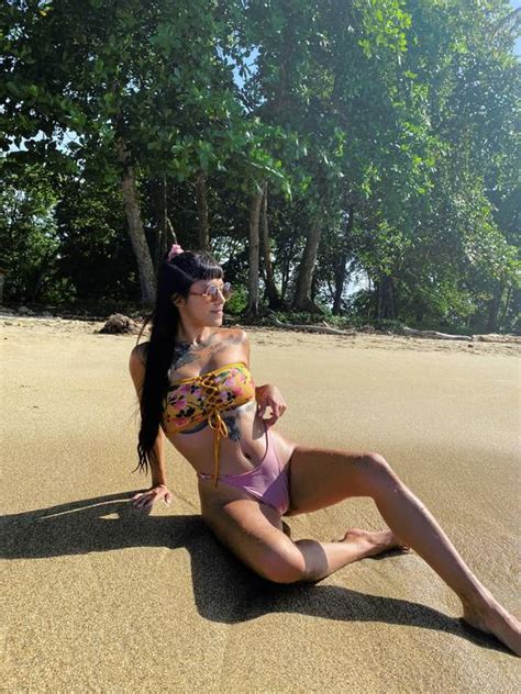 Beach Bikini Cameltoe Scrolller