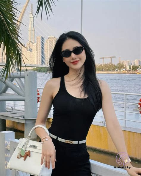 Ảnh Bùi Quỳnh Hoa bikini lộ thân hình nóng bỏng quyến rũ Ảnh Gái Xinh