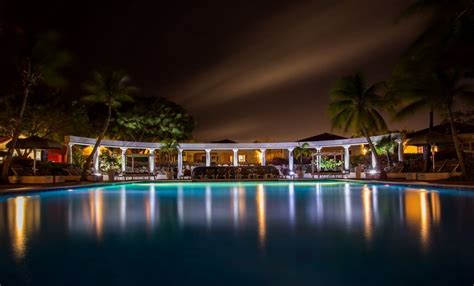 All About Outdoor Pool Lighting | What Pool Lighting Can Do For You