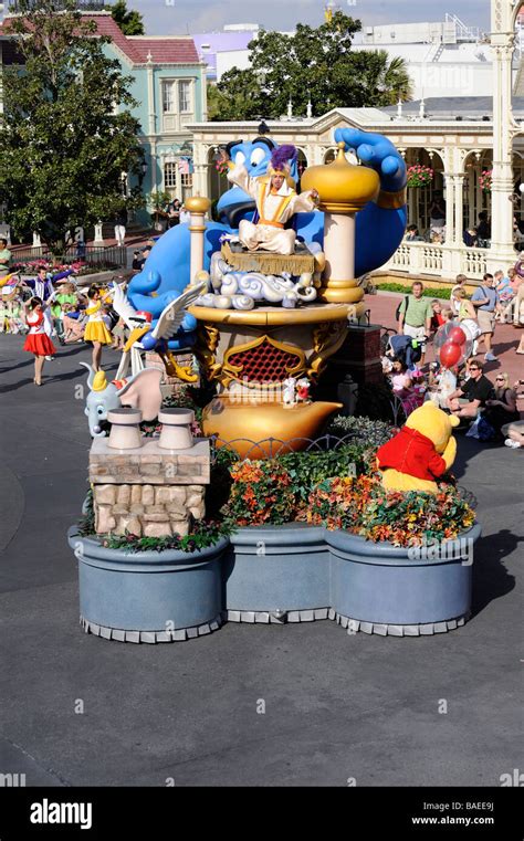 Aladdin en desfile en Walt Disney El Parque Temático Magic Kingdom