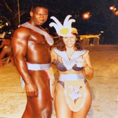 Espagnole Aux Seins Perces En Trio Free Porn E Xhamster