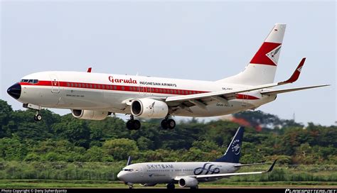 PK GFM Garuda Indonesia Boeing 737 8U3 WL Photo By Deny Suherdyanto