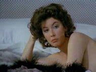 Naked Sophie Berger In Mezzo Destro Mezzo Sinistro Calciatori Senza Pallone