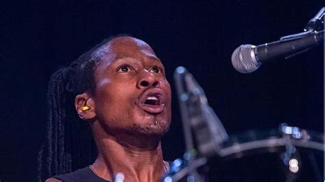 Muere el batería de Red Hot Chili Peppers en un accidente doméstico en su casa de Los Ángeles