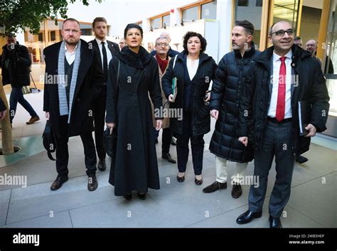 Berlin Deutschland Januar 2024 Sahra Wagenknecht 3 V l schließt