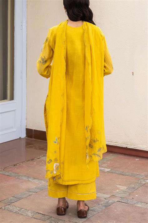 Buy Yellow Floral Embroidered Kurta Set By Vaayu At Aashni And Co