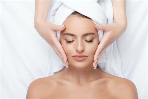 Pressure Points on Face | Ultimate Guide to Relieving Stress | OSIM UK