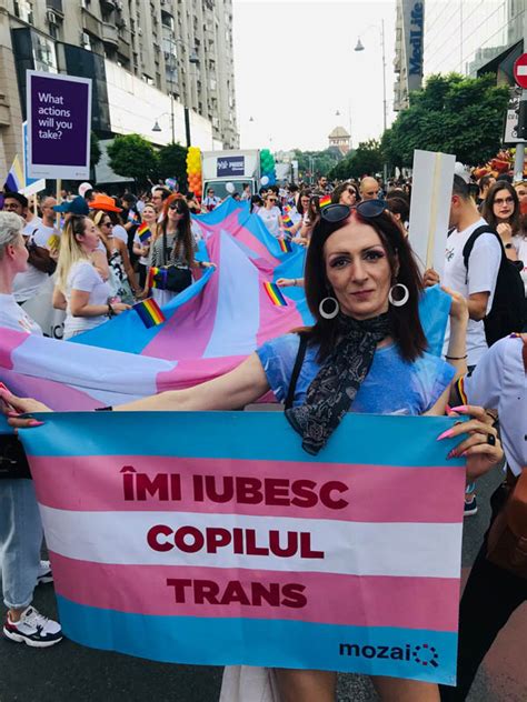 Special Pride Istoria Gay Pride A Inceput Cu Un Raid Al Politiei Intr Un Bar Lgbt Din New York