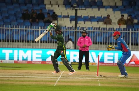 Shadab Khan Made Important Breakthroughs With The Ball Espncricinfo