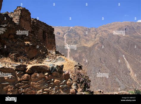 Ancient Inca Ruins in Ollantaytambo, Peru Stock Photo - Alamy