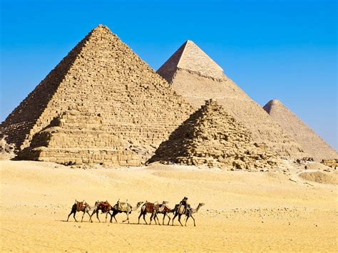 unbeaten star: Who Built The Giza Pyramids 