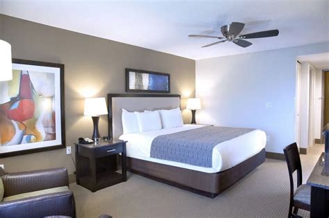 Boonville Casino Hotel Rooms & Suites - Isle of Capri Hotel