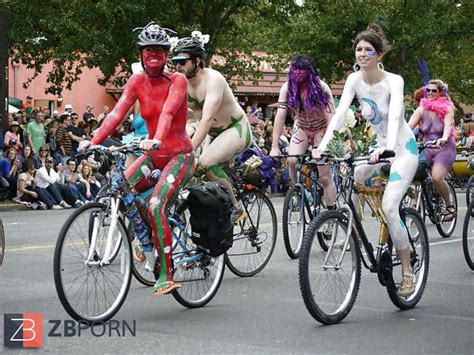 Bare Painted Gals In Public Fetish Gallery ZB Porn