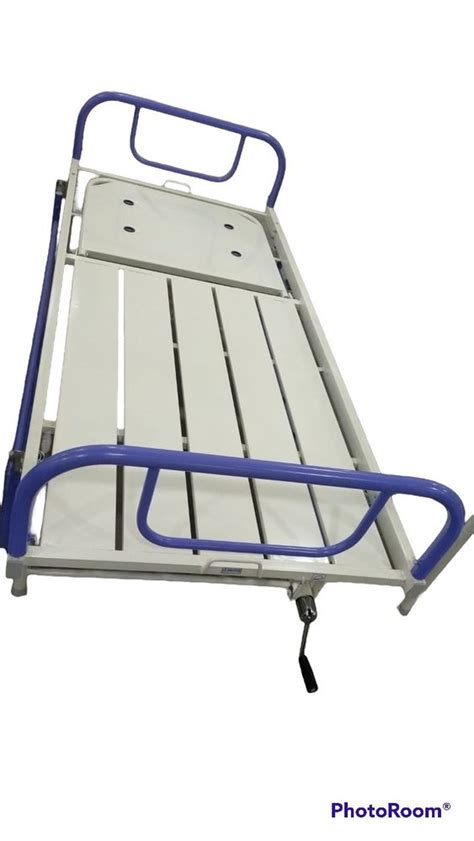 Operating Type Automation Grade Manual Hospital Semi Fowler Bed At