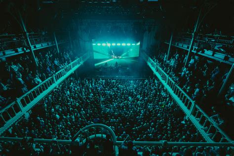 LIVE: Phoenix Return to Amsterdam For First Dutch Show in Nine Years