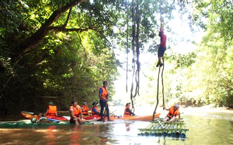 Klasik Bamboo Rafting Adventure Semadang Kayaking Kuching Borneo