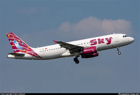 TC SKT Sky Airlines Airbus A320 232 Photo by Björn Wylezich ID