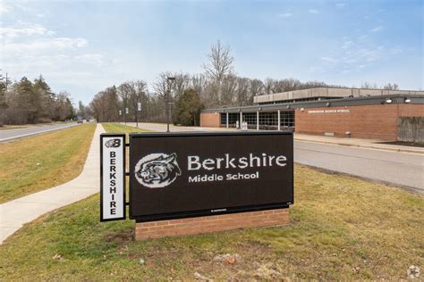 Berkshire Middle School, Rankings & Reviews - Homes.com