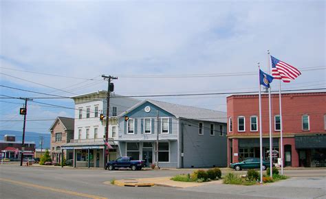 Elkton Funeral Homes, funeral services & flowers in Virginia