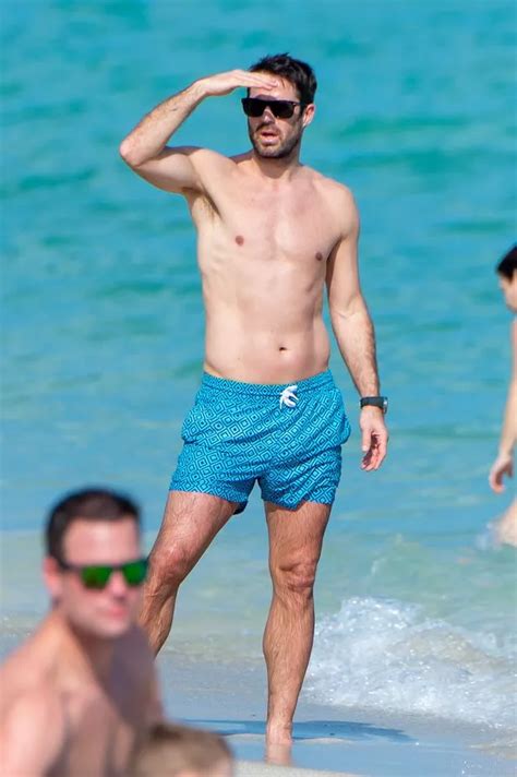 Jamie Redknapp Strips Off To Reveal Gym Honed Body During Miami Break