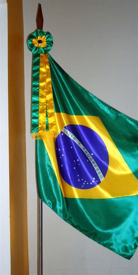 Bandeira Brasil Luxo Cetim 90x129cm Base E Mastro Alumínio R 590 00