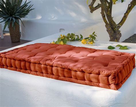 Matelas de sol capitonné uni Becquet Cushions on sofa Indoor bench