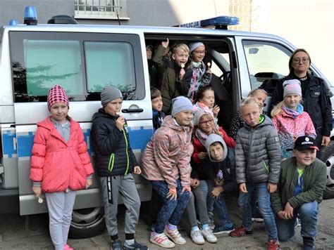 Uczniowie Szko Y Podstawowej Nr Poznali Tajniki Pracy Policjant W