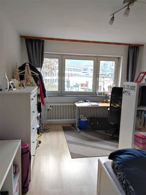 Helles gemütliches Zimmer für Studentin in Toplage in 2er WG