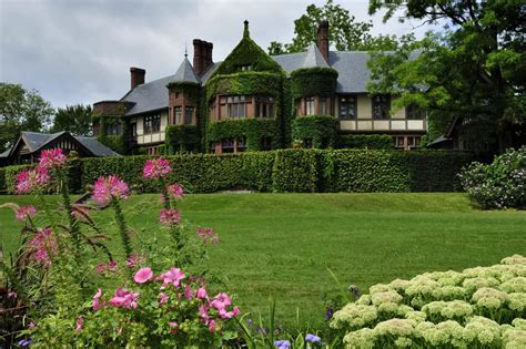 7 Fantastic Things To Do in Lenox MA (+ Where To Stay in Lenox MA)