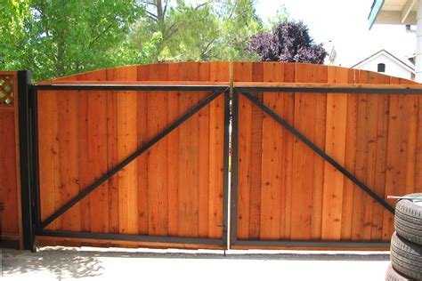 Metal Framed Wooden Side Gates Diy Projects