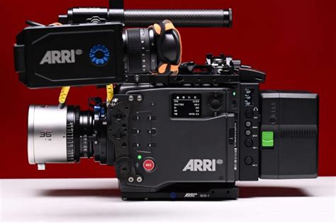 Blazar Remus S Mm T X Anamorphic Lens Newsshooter