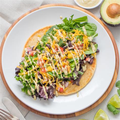 Mealime Tex Mex Salad Flatbread With Beans Corn And Avocado Ranch Dressing