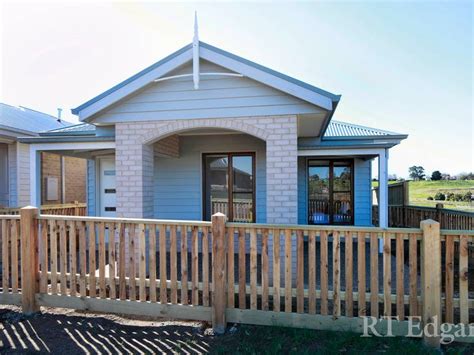 21 Collins Parade Kyneton Vic 3444 Property Details