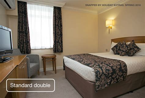 Parking at the Thistle Hotel Heathrow | Book together with a room