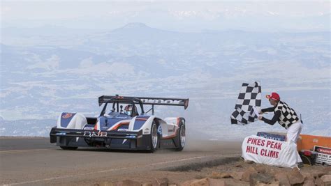 Une voiture électrique gagne la montée de Pikes Peak Les Numériques